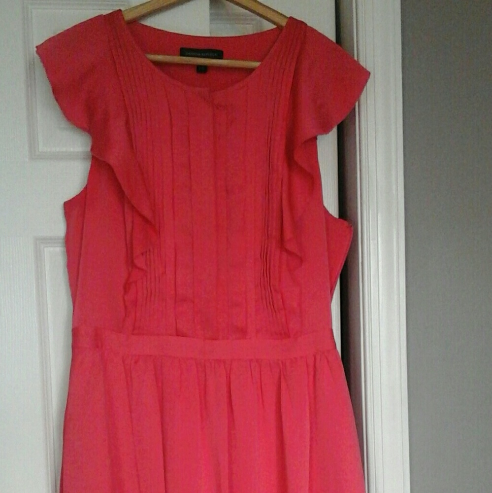 Banana Republic Ruffle Pleated Dress